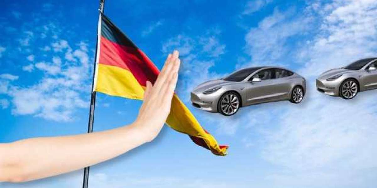 Tesla bị “tuýt còi” khi quảng cáo xe tại Đức