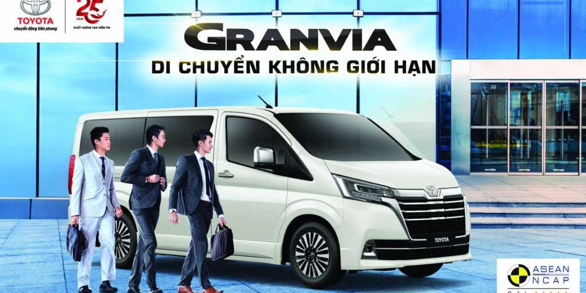 Toyota ra mắt bộ ba Land Cruiser Prado 2020, Granvia và Hiace tại Việt Nam
