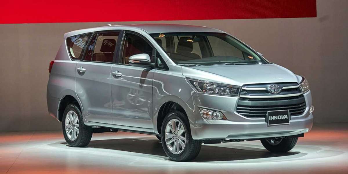 Giá Toyota Innova giảm tới 120 triệu đồng