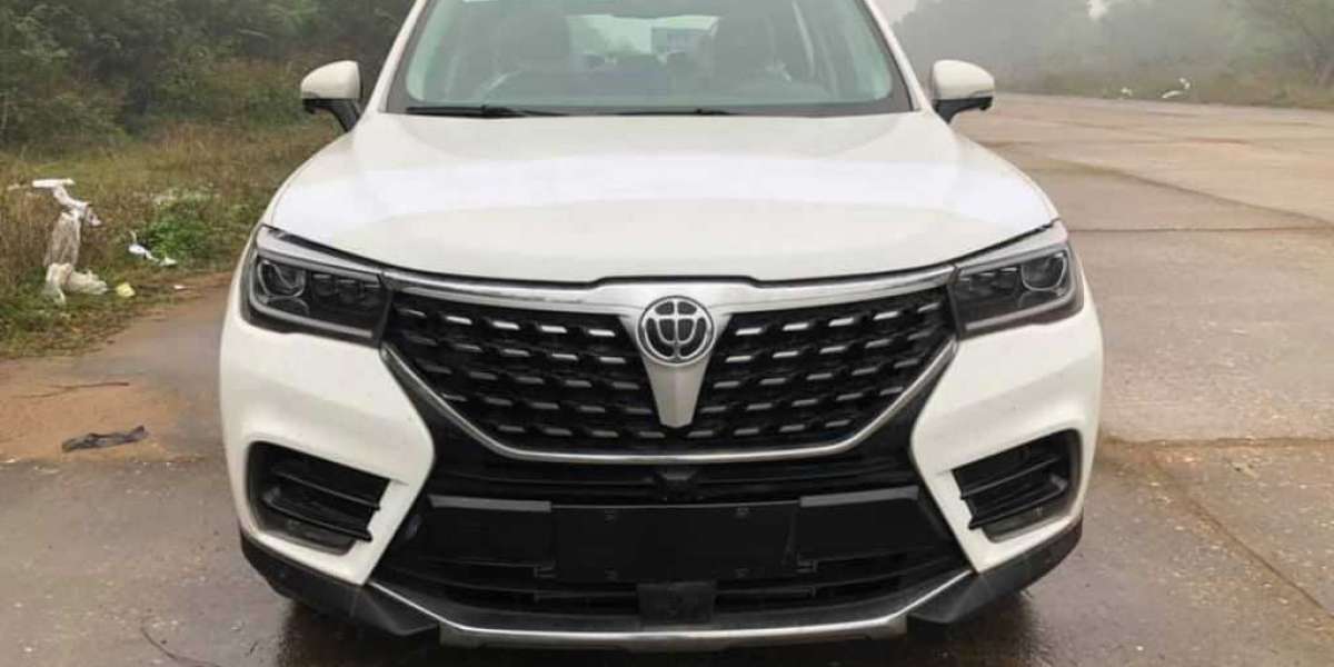 Xe Trung Quốc Brilliance V7 cập bến thị trường Việt, nội thất hao hao VinFast