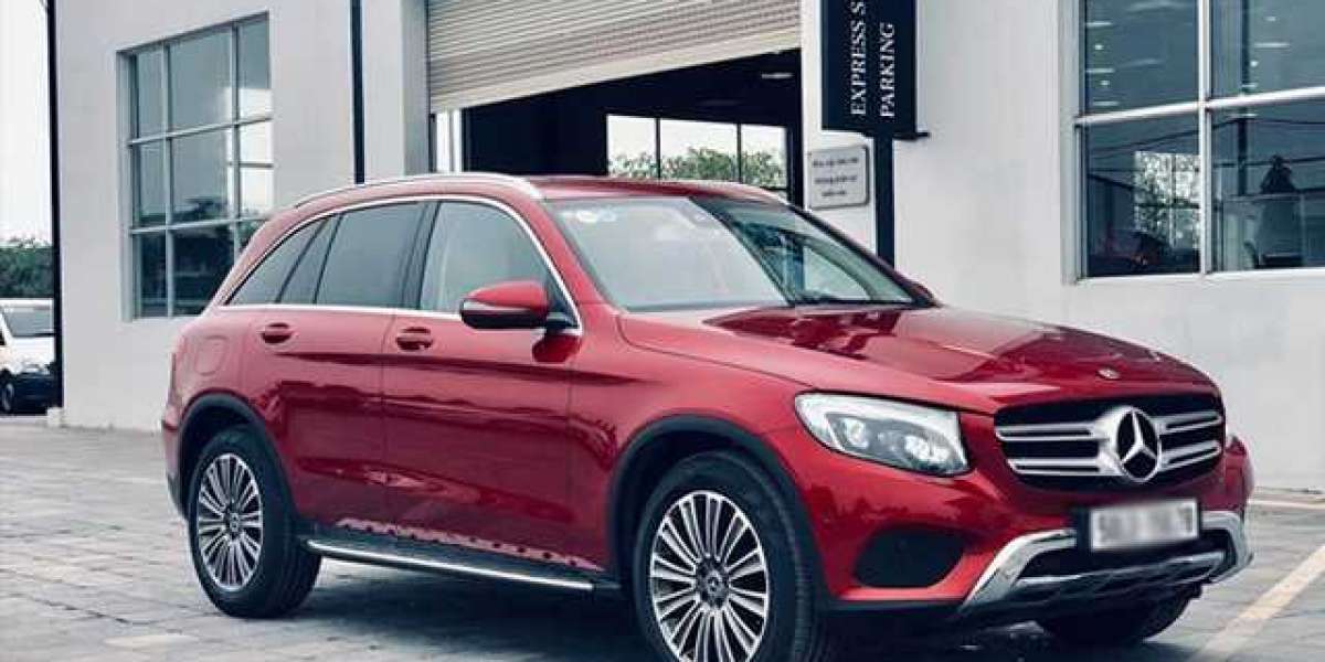 Xe sang hàng trưng bày thanh lý giảm hơn 400 triệu đồng