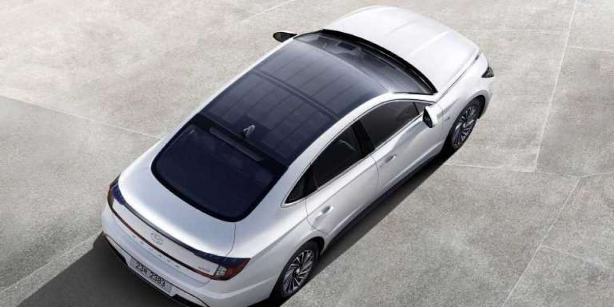 Hyundai Sonata Hybrid 2020 trang bị pin năng lượng mặt trời trên nóc xe