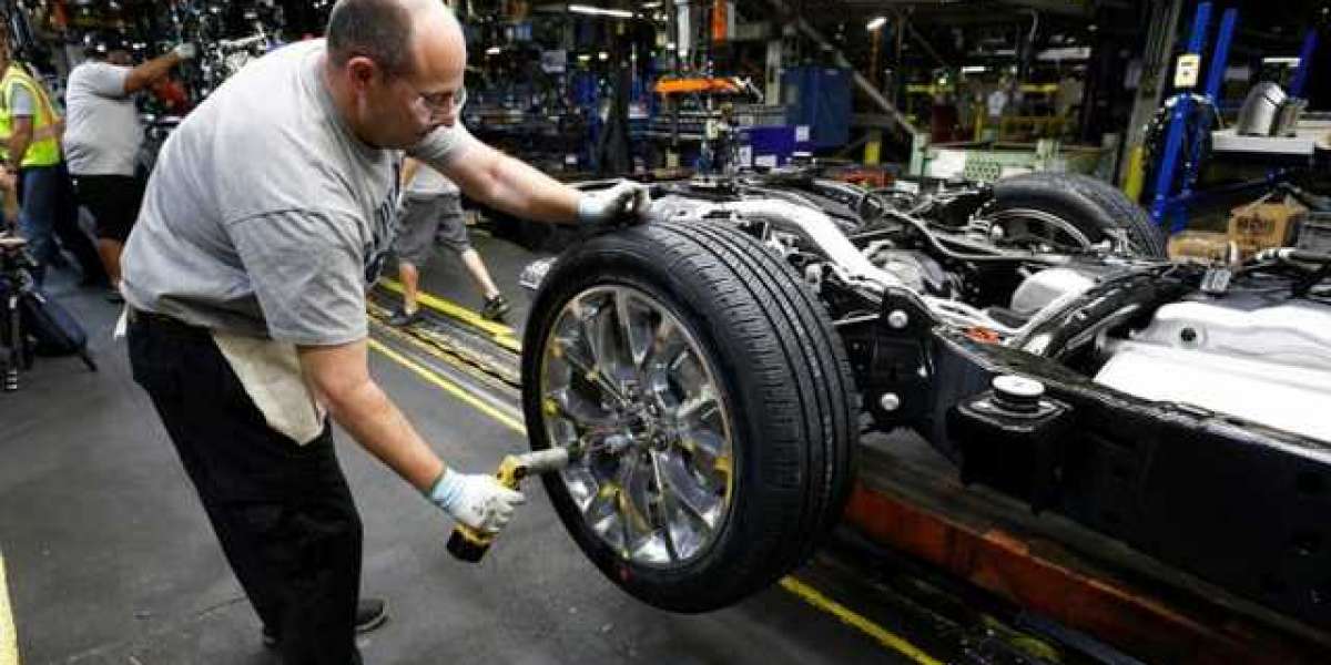 Ford và Fiat Chrysler lên kế hoạch tái khởi động sản xuất tại Bắc Mỹ