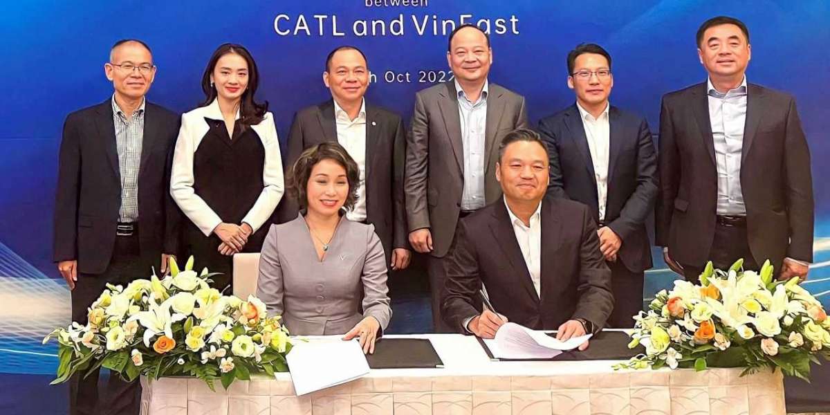 CATL và Vinfast hợp tác chiến lược toàn cầu, thúc đẩy di chuyển điện hóa