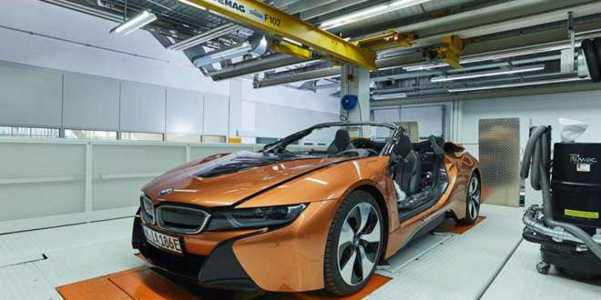 BMW i8 Roadster lột xác thành Safety Car tại giải đua Formula E