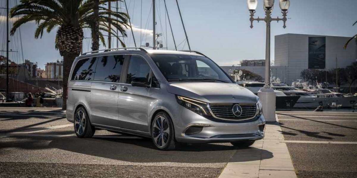 Minivan Mercedes-Benz EQV Concept xuất hiện trên đường phố Barcelona