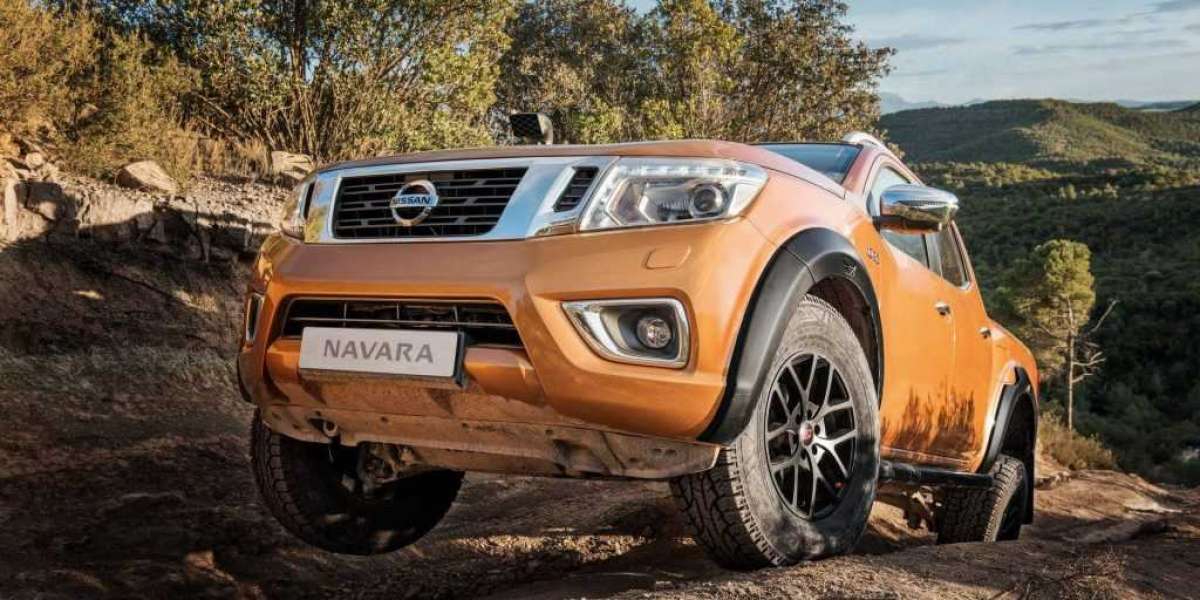 Nissan Navara có thêm phiên bản mới đối đầu Ford Ranger Raptor