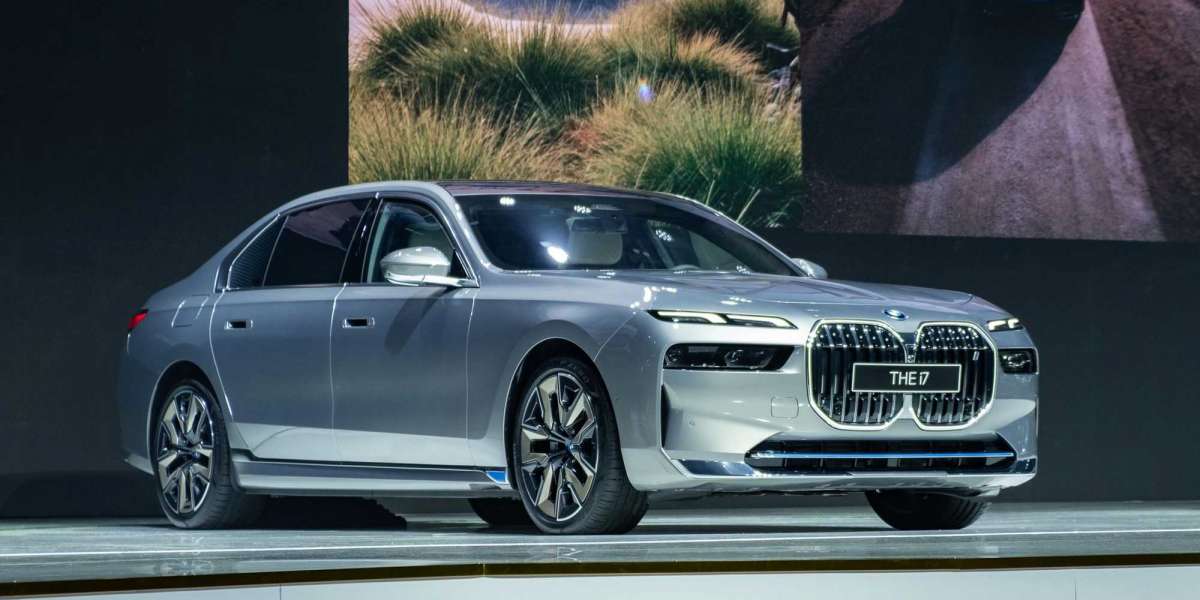 Thế hệ đầu tiên của xe điện BMW i7 chính thức ra mắt tại Việt Nam