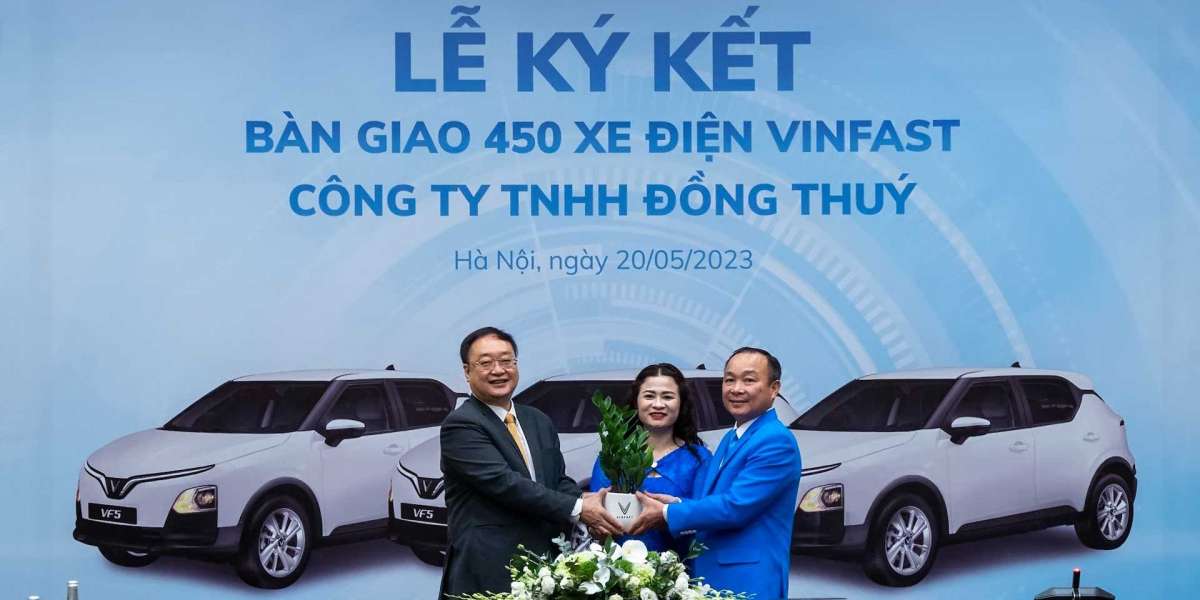 Lado Taxi mua thêm 300 xe VinFast VF 5 Plus để mở rộng dịch vụ taxi điện