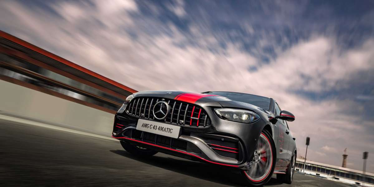 Mercedes-Benz Việt Nam lần đầu ra mắt dòng xe hiệu suất cao lắp ráp trong nước