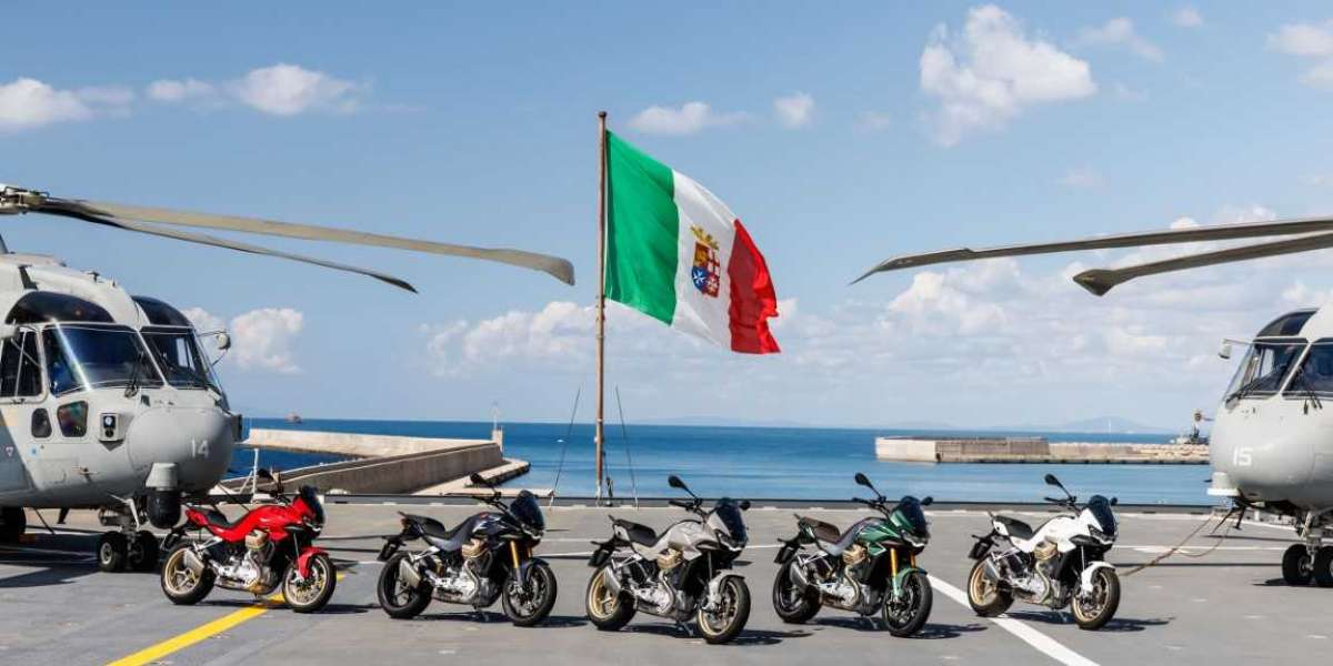 Siêu phẩm Sport-Touring Moto Guzzi V100 Mandello chuẩn bị về Việt Nam