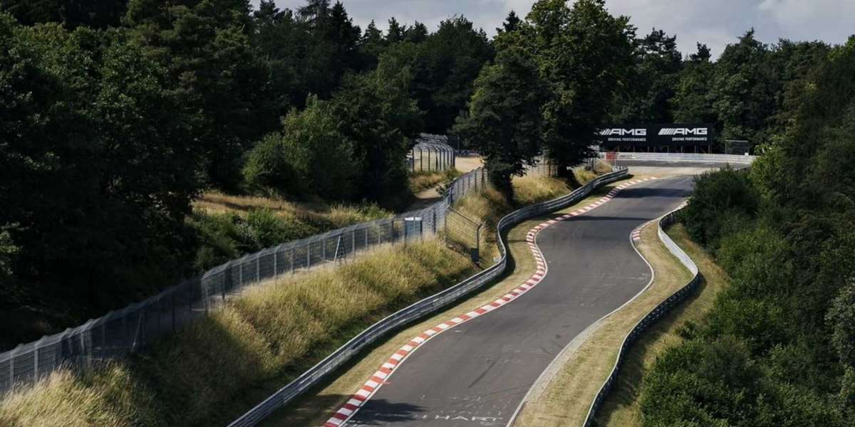 Hai người thiệt mạng do va chạm tại đường thử xe Nurburgring