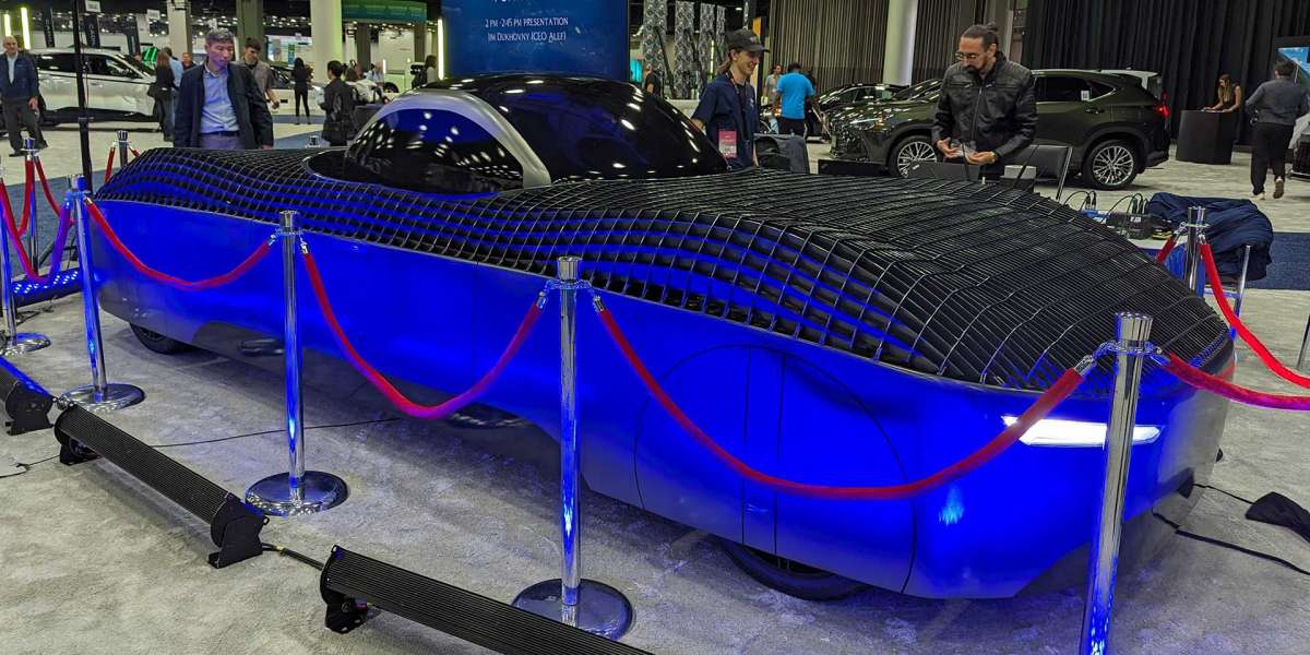 Cận cảnh mẫu ô tô bay lạ đời triển lãm Detroit Auto Show