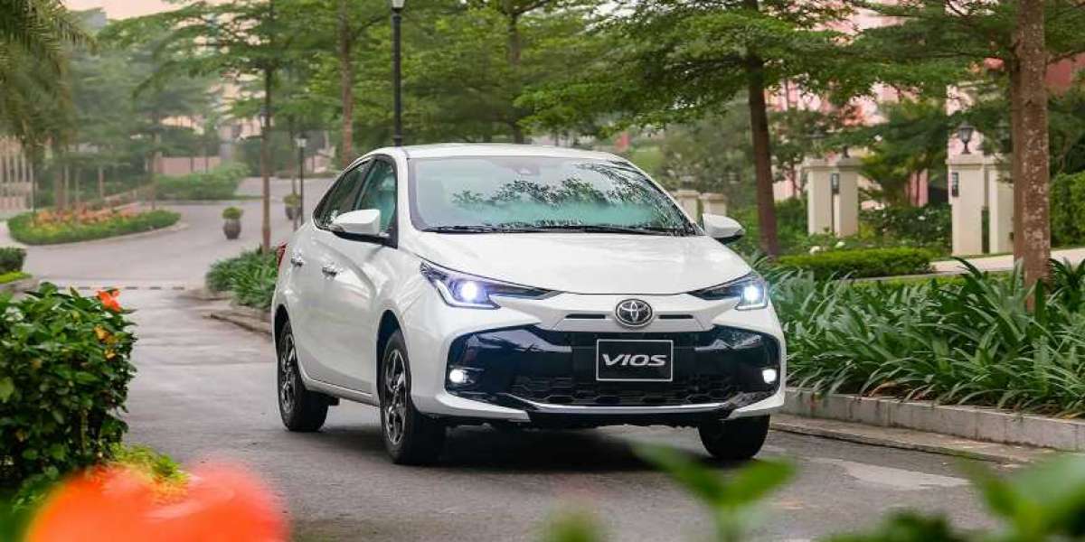 Toyota Vios giảm giá mạnh vào đầu tháng 9