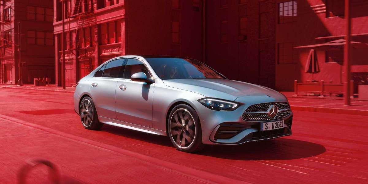 Mercedes-Benz Việt Nam điều chỉnh giá niêm yết sedan C-Class