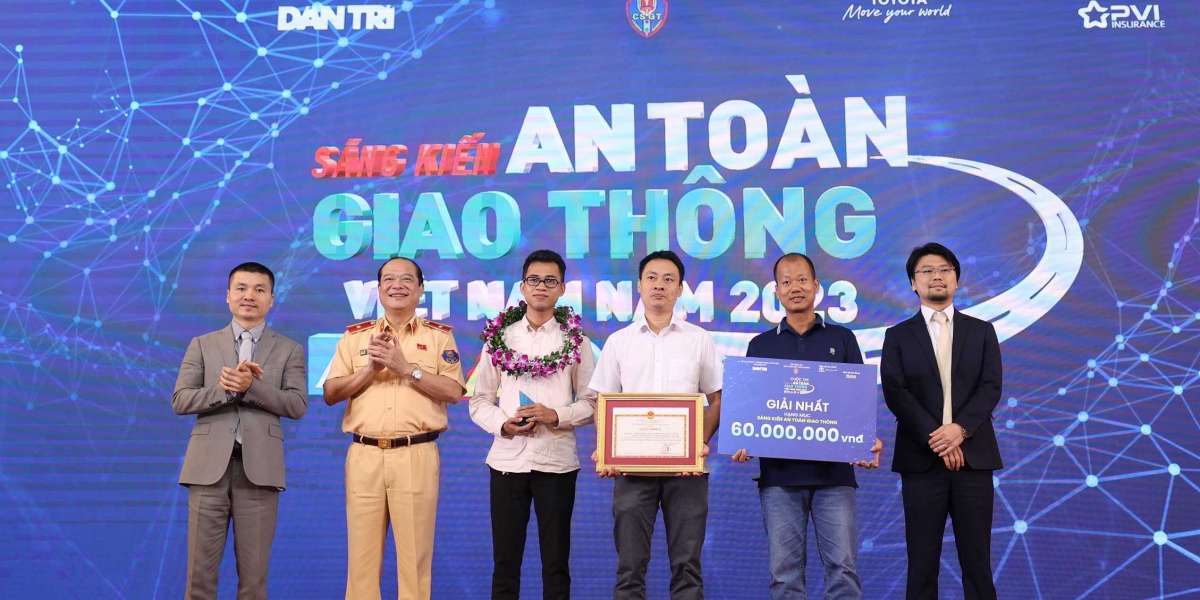 Lễ trao giải Chương trình Sáng kiến an toàn giao thông Việt Nam 2023