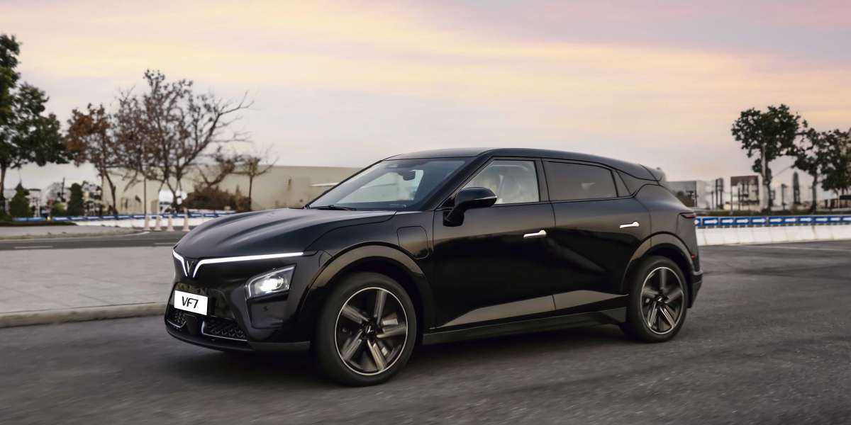 VF 7 ghi điểm ở phân khúc C-SUV: Vận hành mạnh mẽ, thông minh, giá lăn bánh rẻ hơn cả mức niêm yết