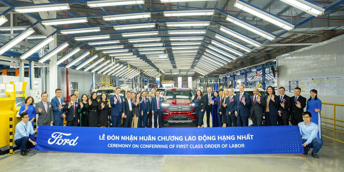 Ford Việt Nam đón nhận Huân Chương Lao Động hạng Nhất, đồng thời ghi nhận kỉ lục bán hàng năm 2023