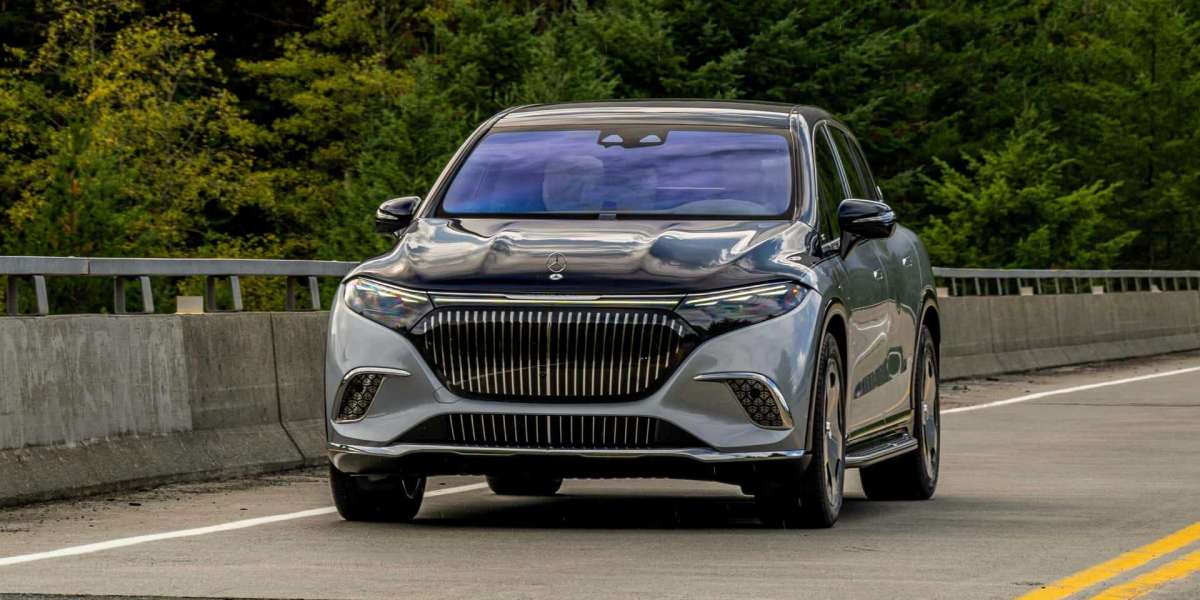 Mercedes-Benz thừa nhận không thể đạt được mục tiêu điện khí hóa đã đặt ra trước đó