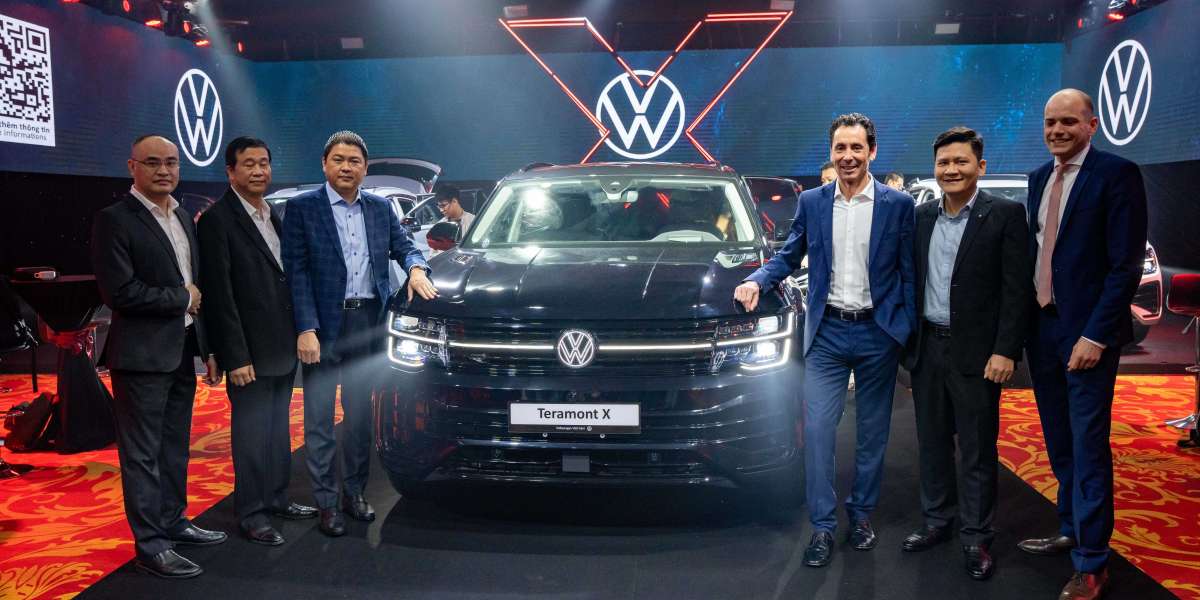 Volkswagen Teramont X chính thức ra mắt thị trường Việt Nam với 2 phiên bản, giá khởi điểm từ 1.998 tỷ đồng.