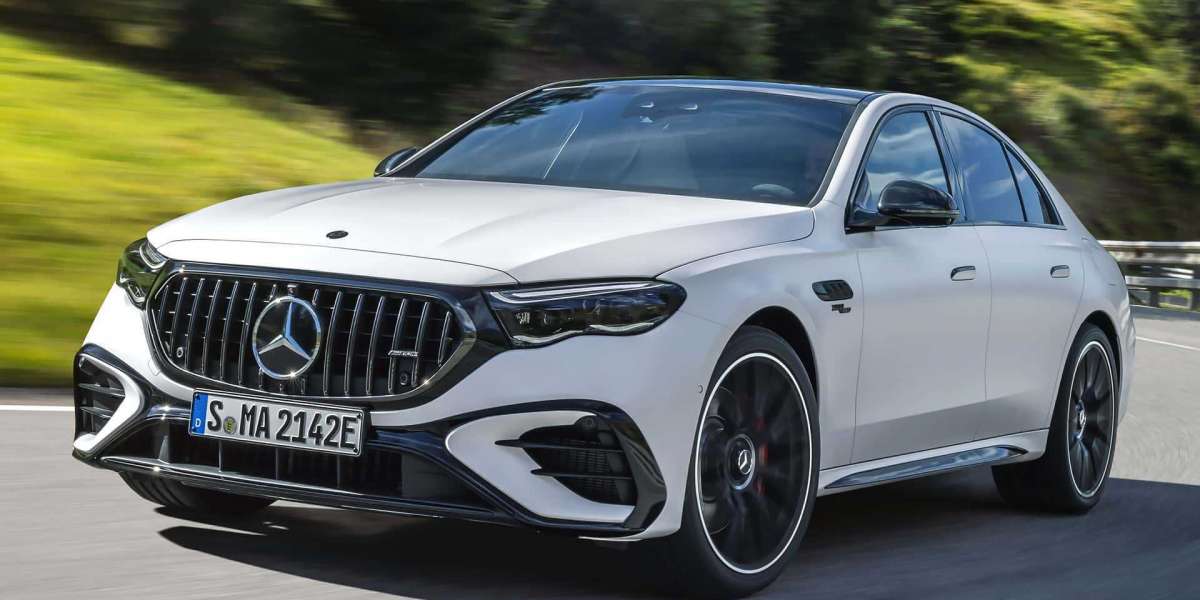 Mercedes-AMG E53 2024: Mạnh 604 mã lực, có thể di chuyển 100 km mà không cần dùng xăng!