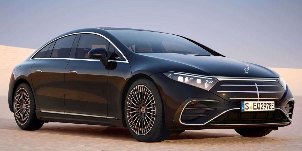 Mercedes EQS 2025 có ngoại hình... xấu hơn thế hệ cũ!