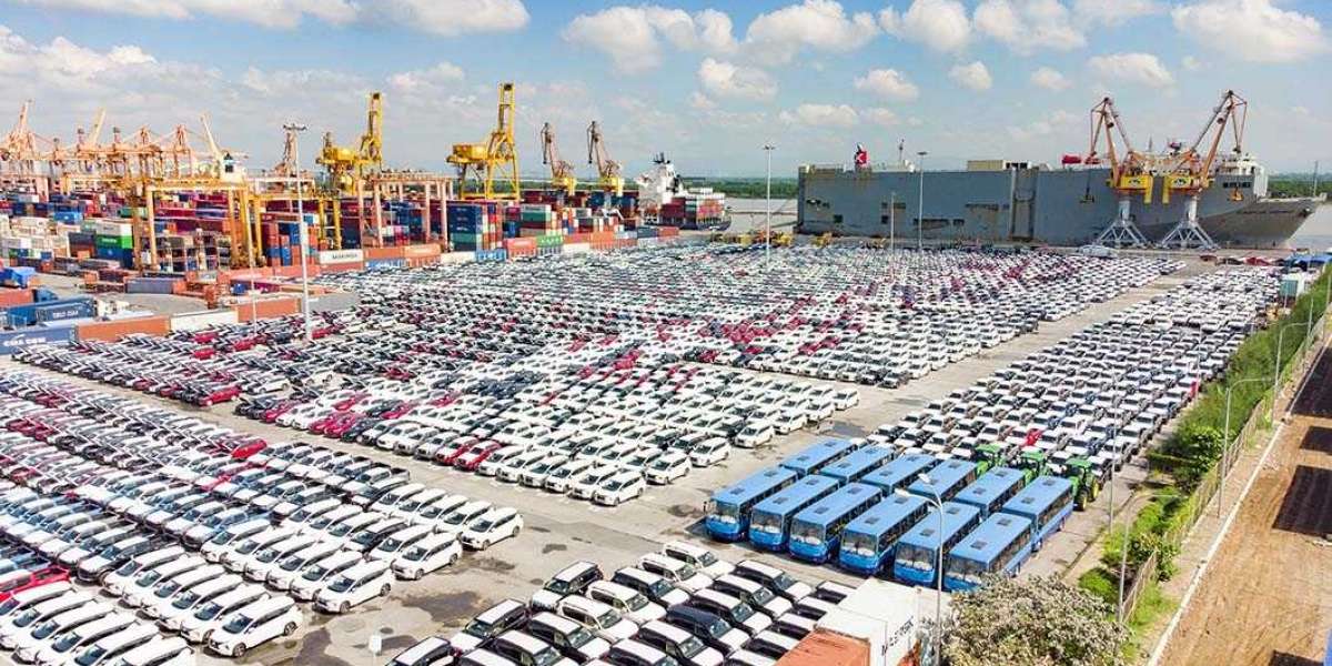 Nhập khẩu ô tô nửa đầu tháng 7/2024: Xe từ 9 chỗ nhập khẩu vượt mốc 1 tỷ USD
