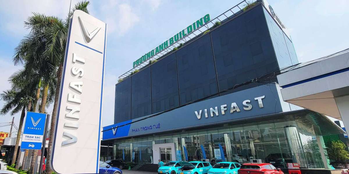 Cận cảnh showroom 8.000m2 lớn nhất Việt Nam của VinFast
