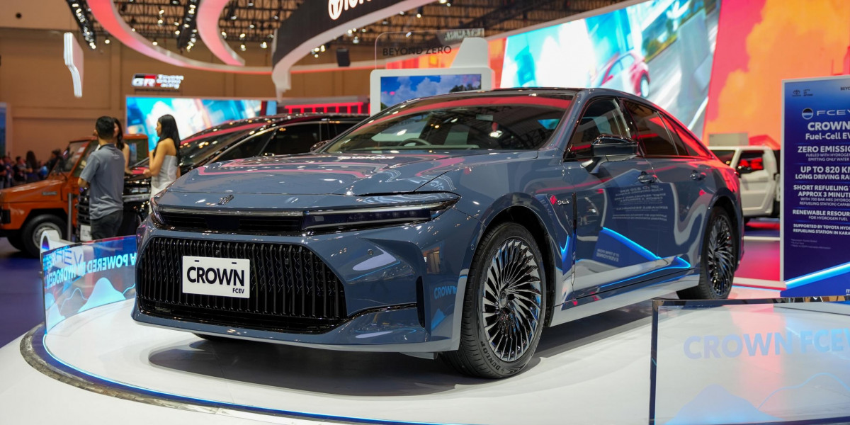 “Xe Bộ trưởng” Toyota Crown 2025 về Đông Nam Á, nạp khí hydro và chỉ thải ra nước