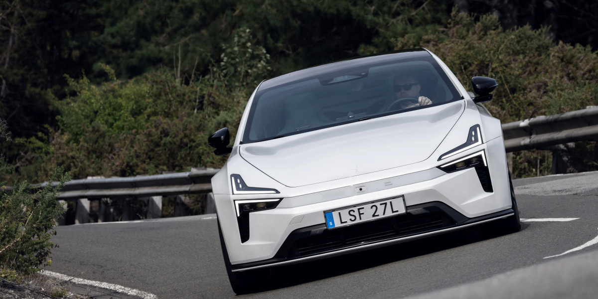 Xe điện Polestar 5 loại bỏ kính hậu, mạnh 872 mã lực nhưng rẻ hơn Porsche Taycan