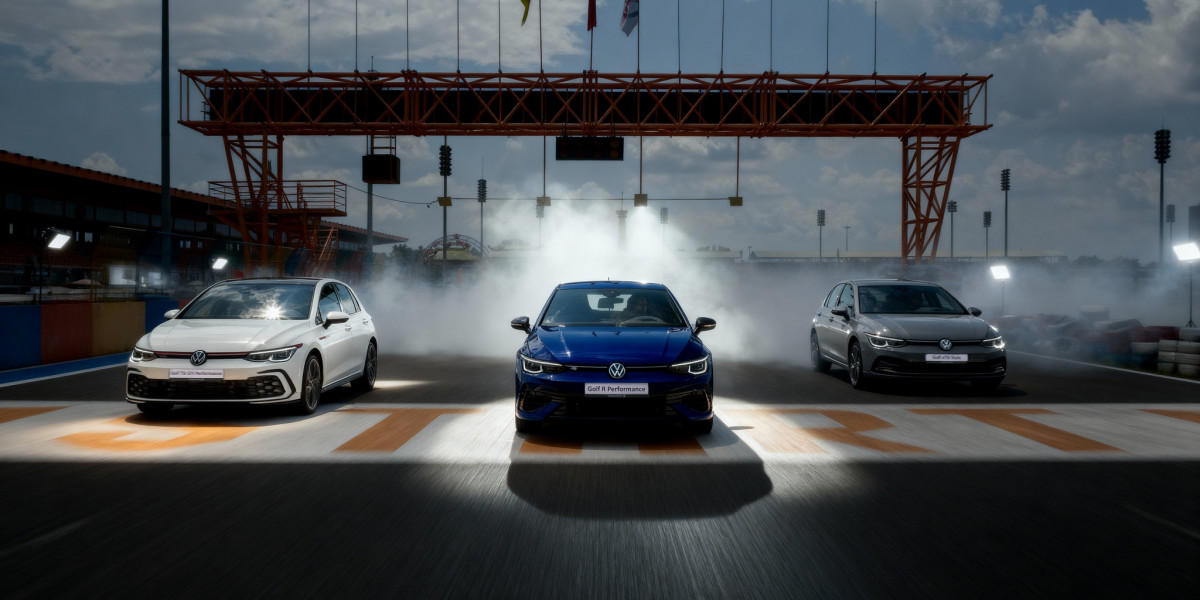 Volkswagen Golf chốt giá từ 798 triệu đồng - Golf R 315 mã lực “đấu” Civic Type R