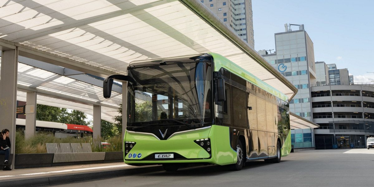 Chi tiết xe buýt điện VinFast EB 12 bán ở châu Âu: Tối đa 90 người, chạy 400km/lần sạc