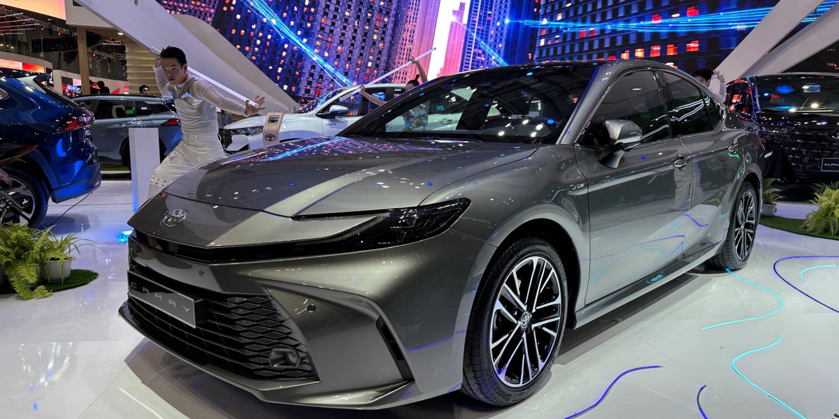 Phân khúc sedan hạng D ảm đạm, ngay cả Toyota Camry cũng không bán nổi 100 chiếc