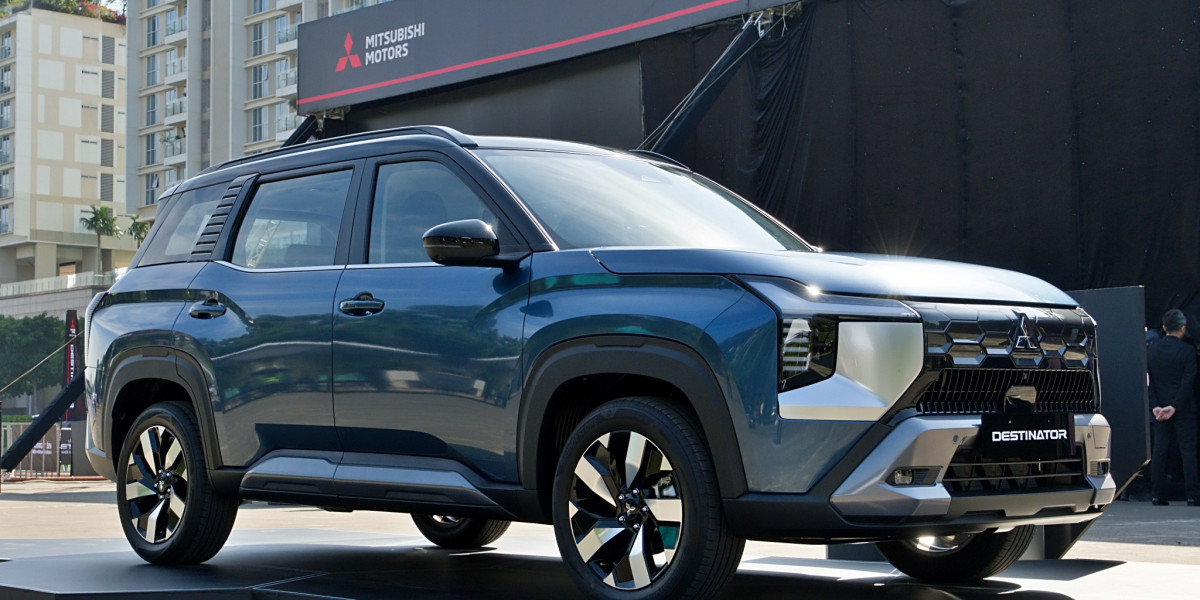 Giá 739-808 triệu đồng, Mitsubishi Destinator có gì để thách thức CX-5, Innova Cross?