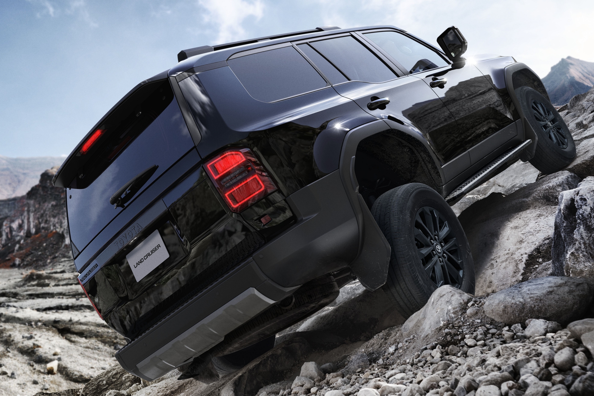 Ngán cảnh bị trộm quá nhiều, Toyota Land Cruiser Prado gia cố tính năng "phòng thủ"