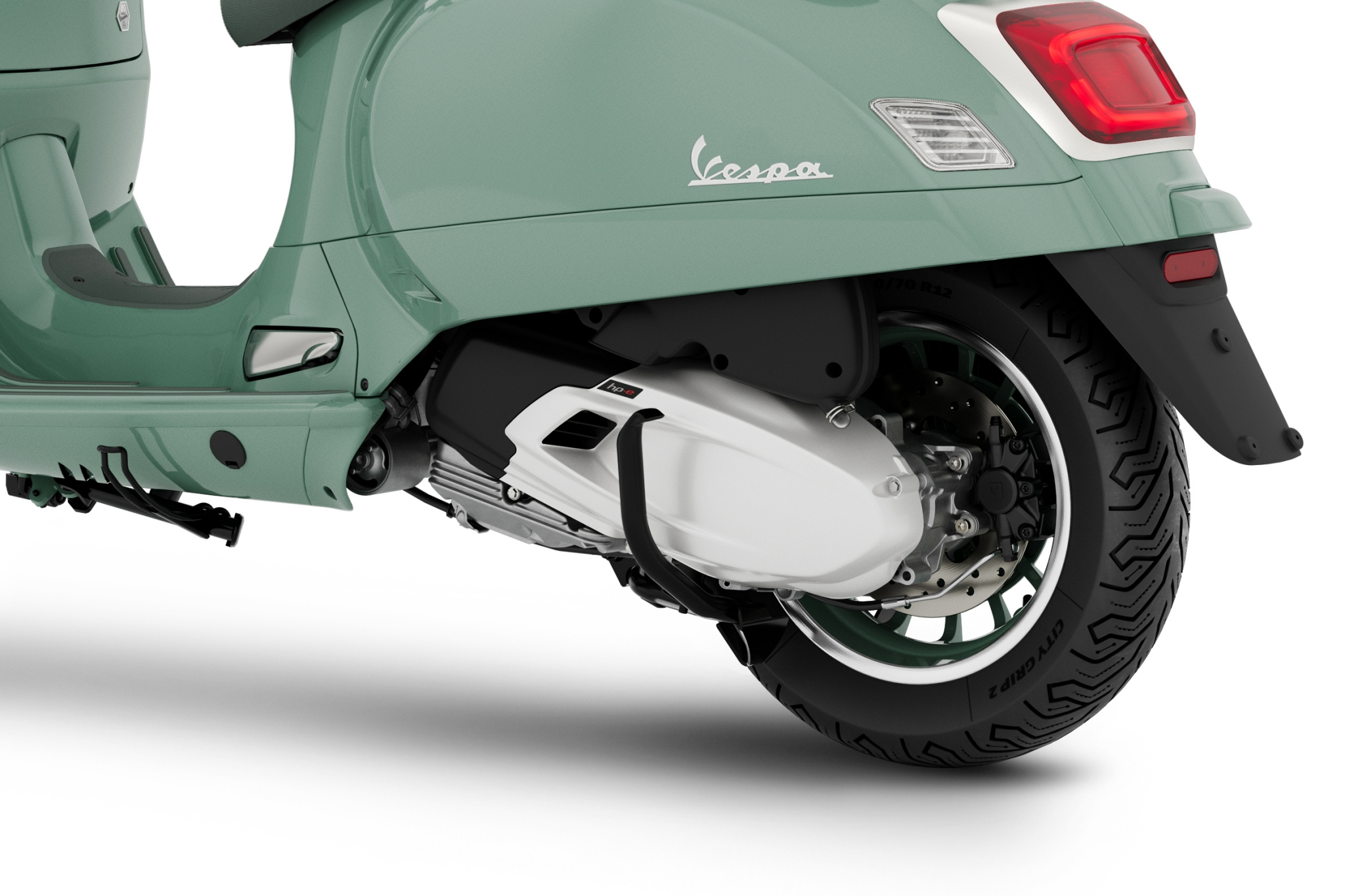Động cơ HPE của GTS 300 đạt chuẩn khí thải EURO 3 thay vì EURO 4 như các phiên bản Sprint (Ảnh: Vespa).