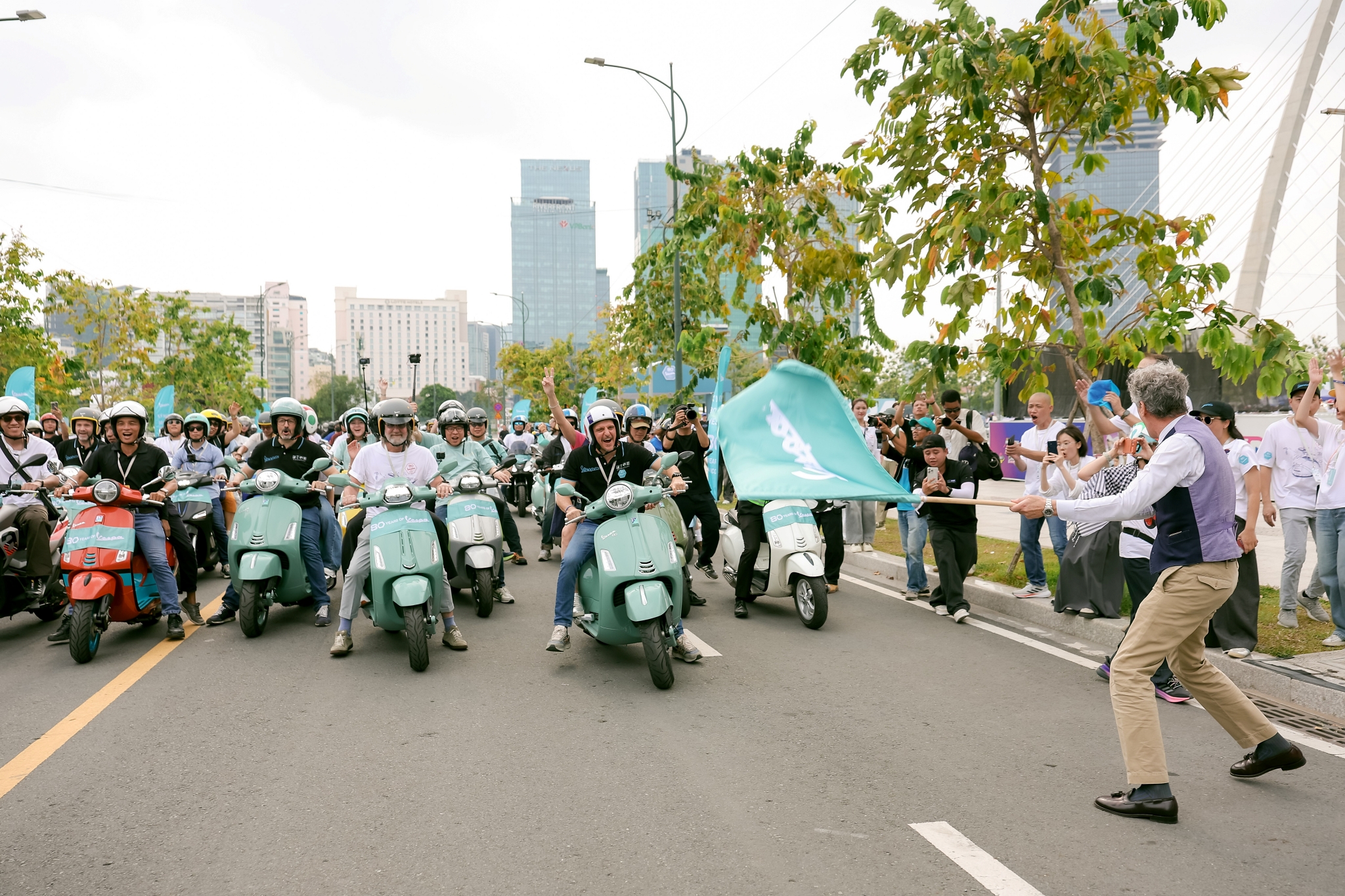 Vespa Sprint 180 ra mắt nhân dịp kỷ niệm 80 năm, giá hơn 120 triệu đồng